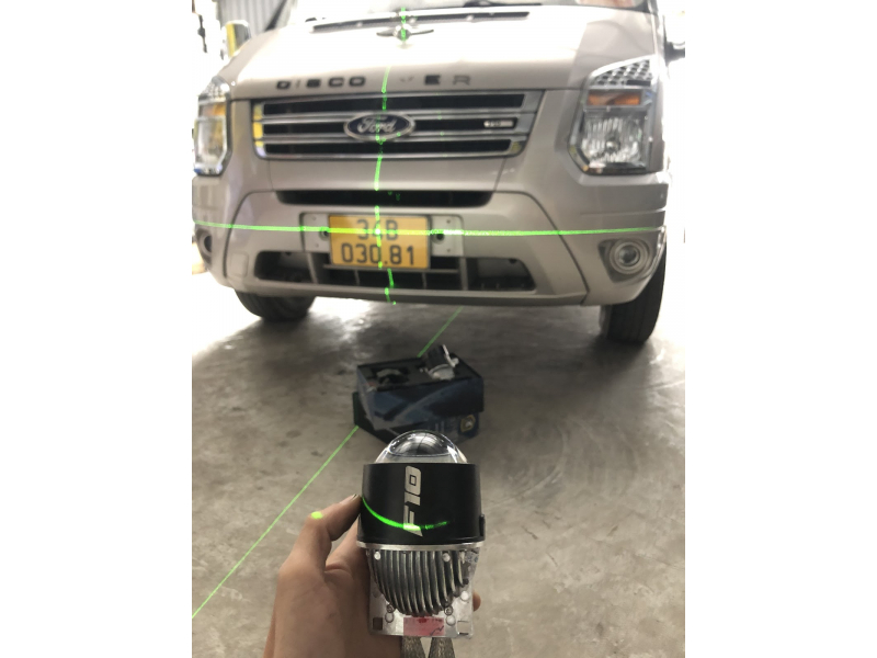 Độ đèn nâng cấp ánh sáng Bi gầm XLight F10 cho Ford Transit